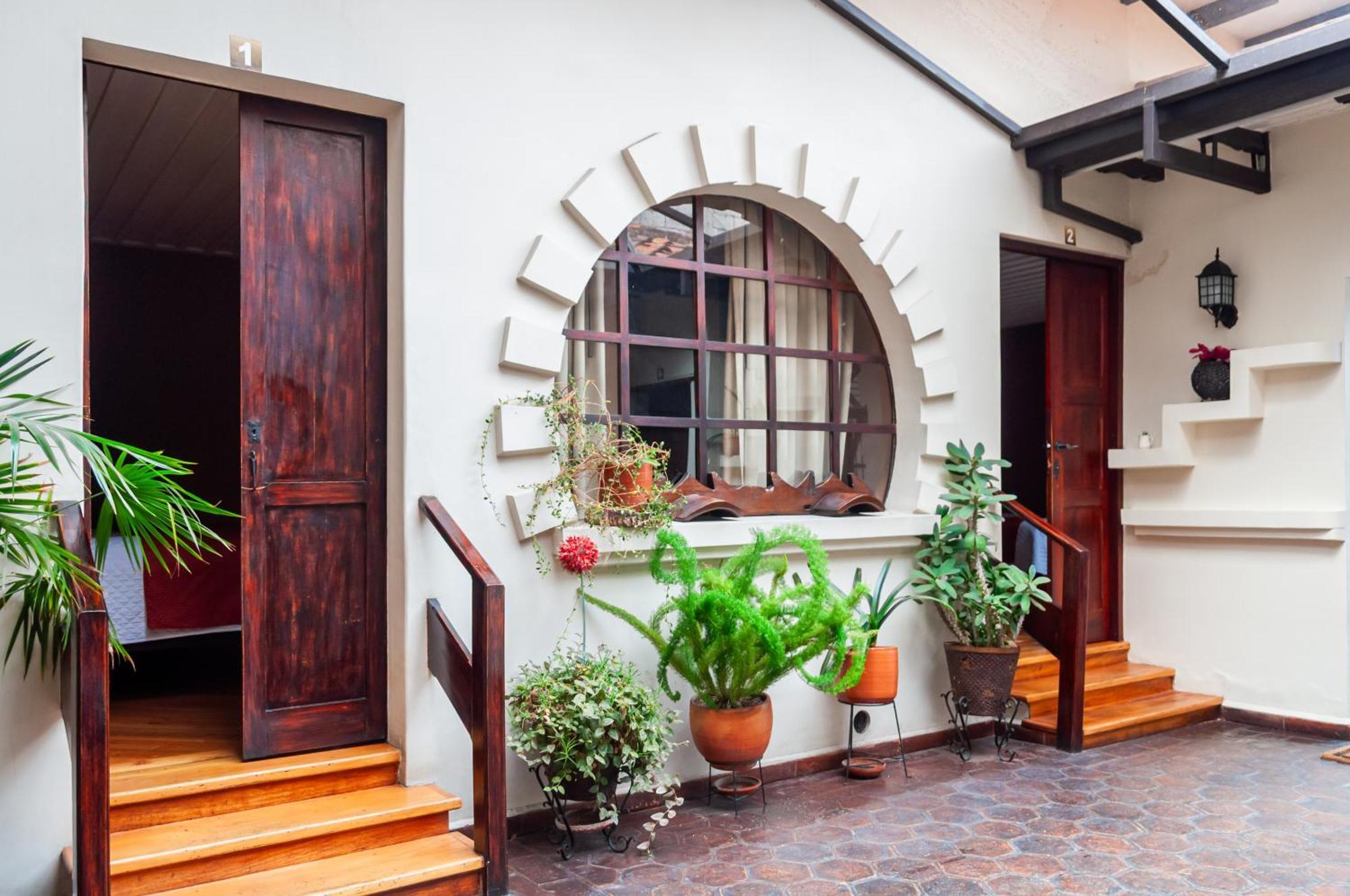 Hotel Calle Angosta Cuenca Exterior photo