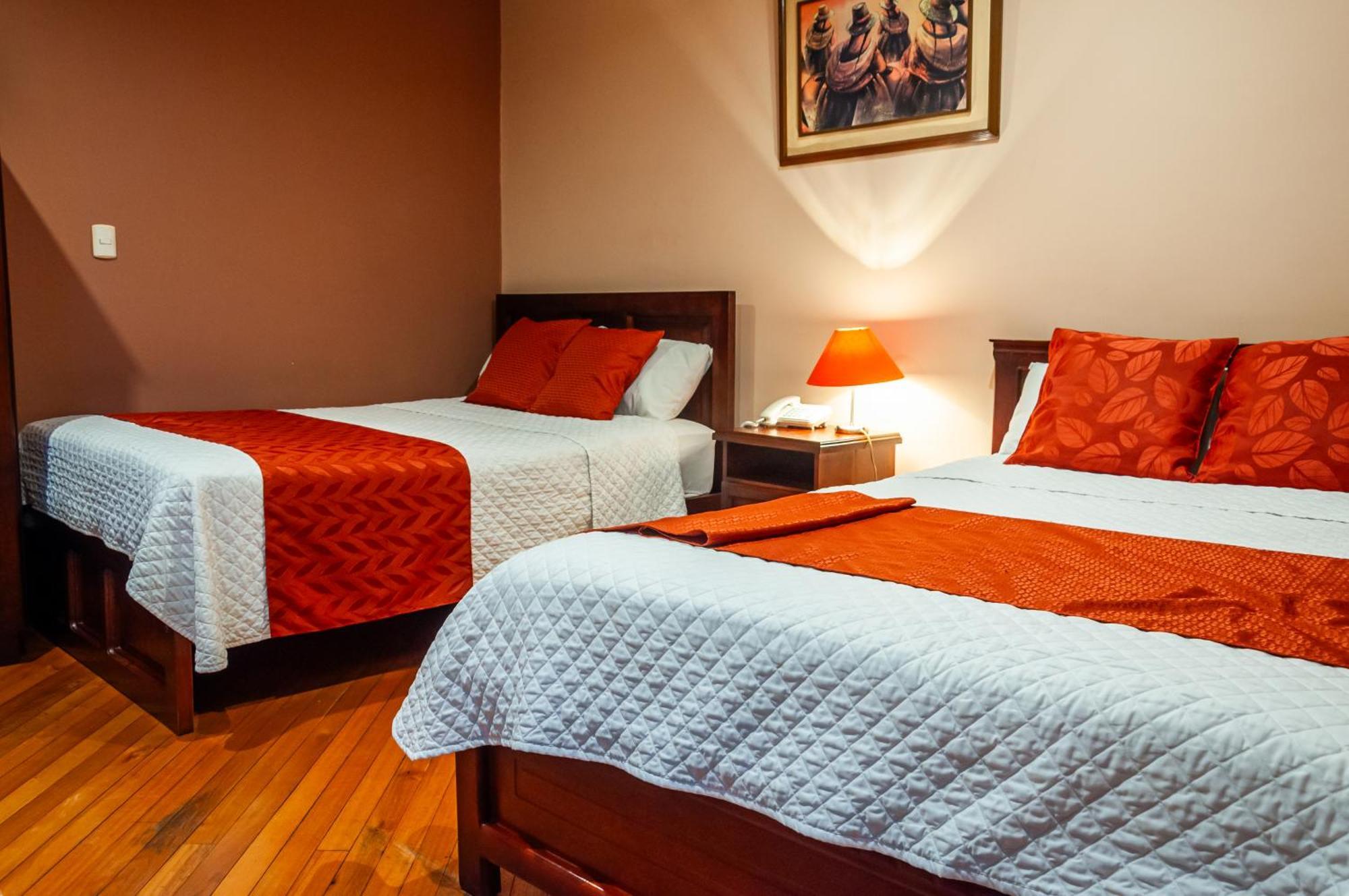 Hotel Calle Angosta Cuenca Exterior photo