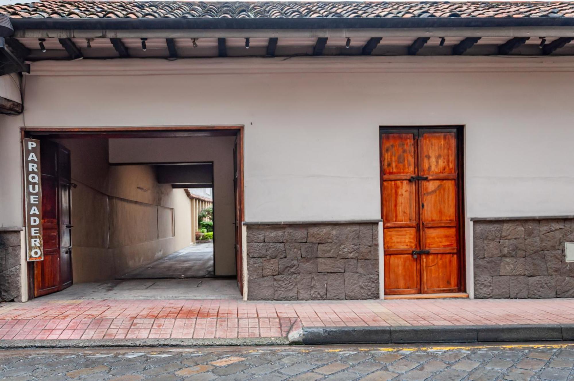 Hotel Calle Angosta Cuenca Exterior photo