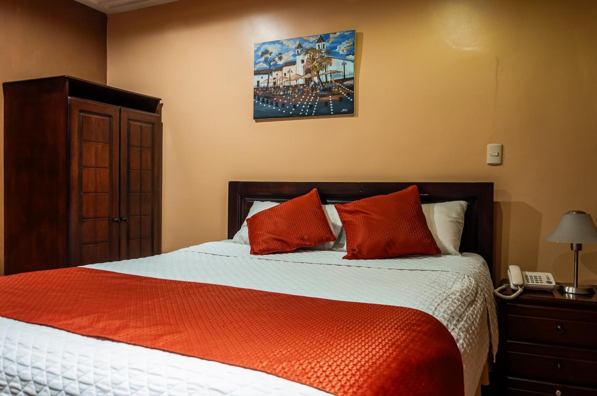 Hotel Calle Angosta Cuenca Exterior photo