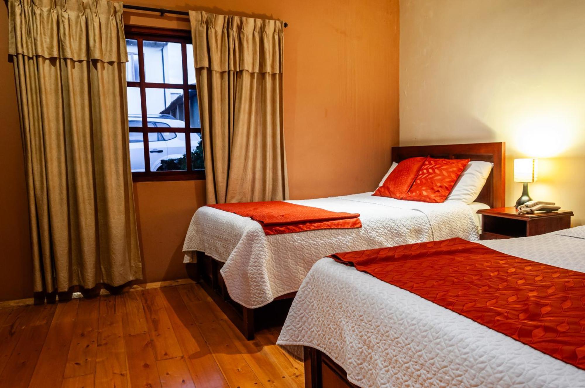 Hotel Calle Angosta Cuenca Exterior photo