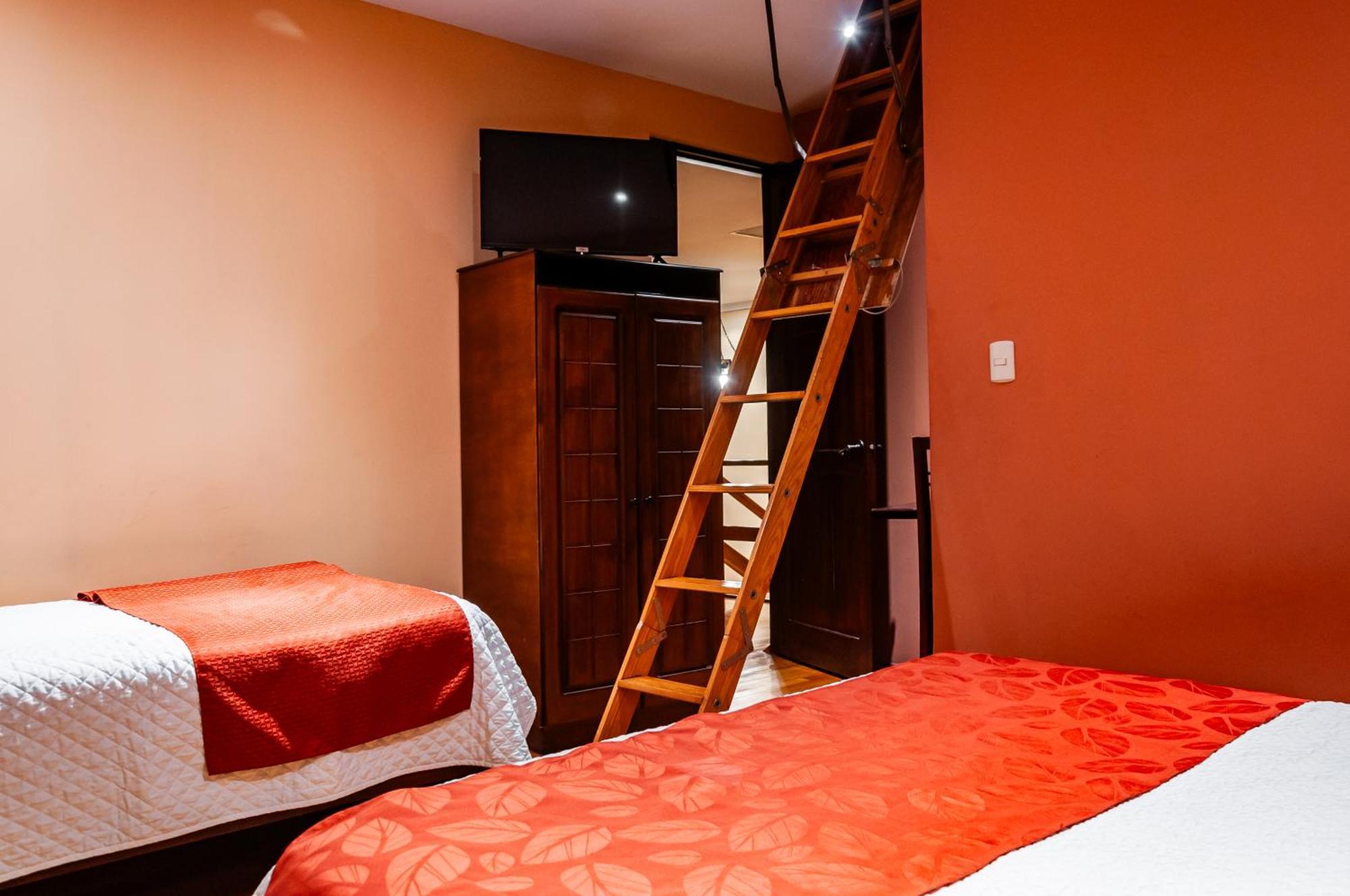 Hotel Calle Angosta Cuenca Exterior photo