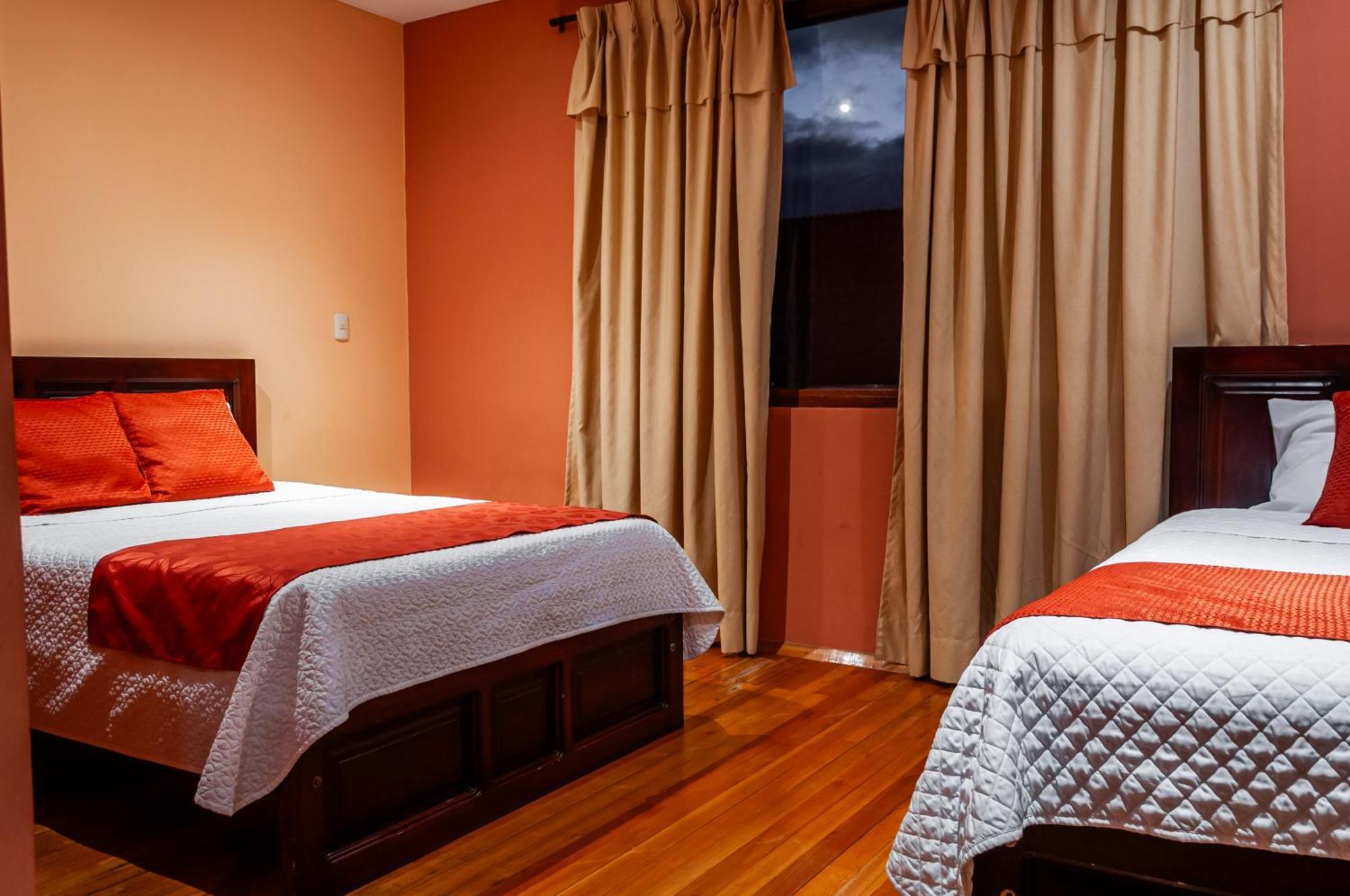 Hotel Calle Angosta Cuenca Exterior photo